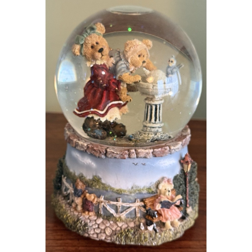 Boyds Bears & Friends "Lifted Up" Musical Globe #2792SF Tune: Help EUC Rare